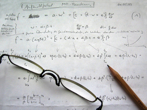 Die Methodenentwicklung erfolgt oft mit Papier und Bleistift.
