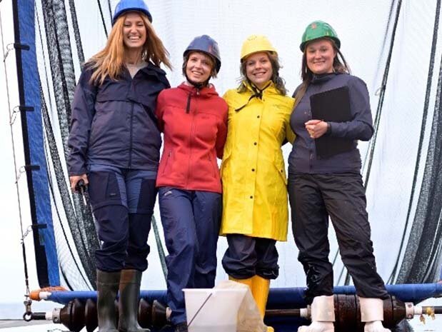 Kelsey Stanbro, Eva Paulus, Kira Kremer und Sabrina Duncan. Kelsey Stanbro, Eva Paulus, Kira Kremer und Sabrina Duncan.