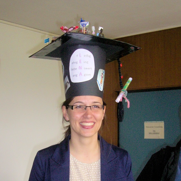 Lena Rohe mit Doktorhut