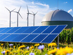 Eine Collage aus einer Biogasanlage, Windrädern, Photovoltaik, einem Maisfeld und Sonnenblumen.