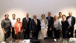 Gruppenfoto: Bundesministerin Klöckner bei der Übergabe der Stellungnahme mit Mitgliedern des Wissenschaftlichen Beirates für Agrarpolitik, Ernährung, und gesundheitlichen Verbraucherschutz