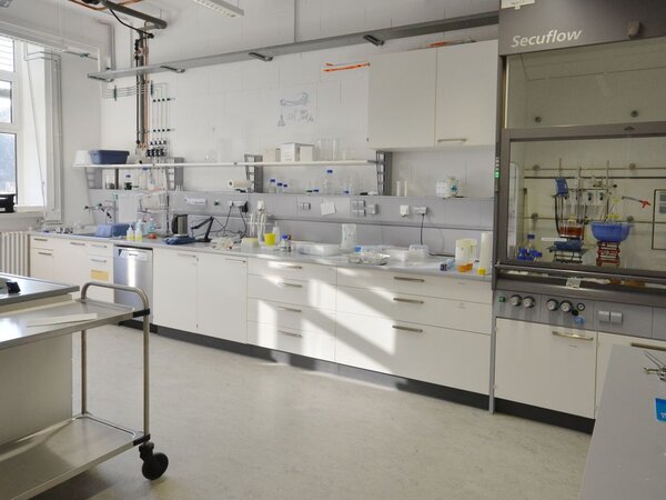 Click to zoom image Lab C3 – chemical synthesis