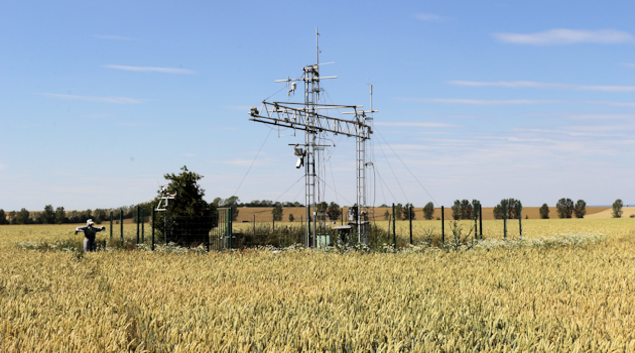 Flux tower with greenhouse gas measurements at the Gebesee agricultural site