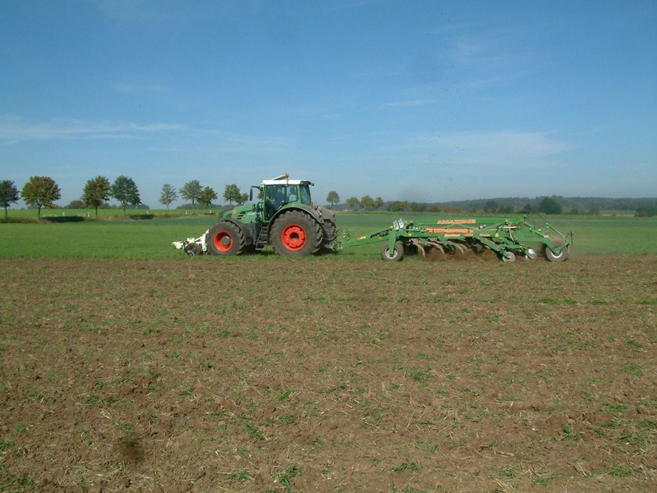 Measurement of electric conductivity for future control of the cultivators working depth