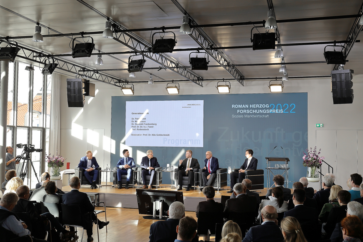 Anschließender Generationentalk mit Diskussion der Preisträger und Jurysprecher