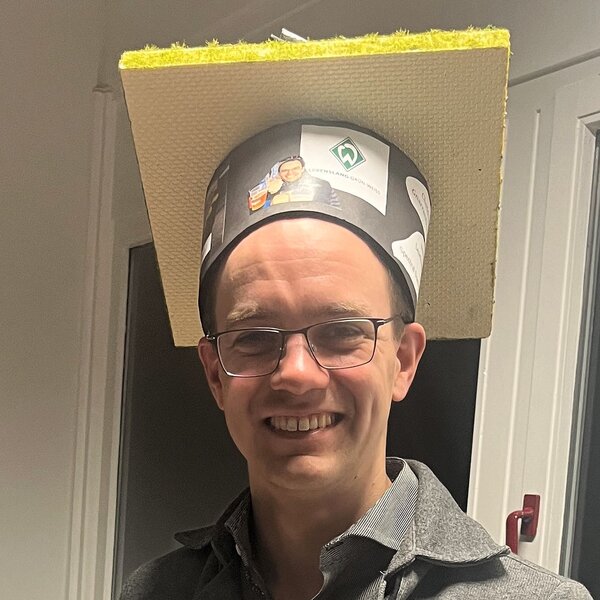 Pascal Wintjen mit Doktorhut