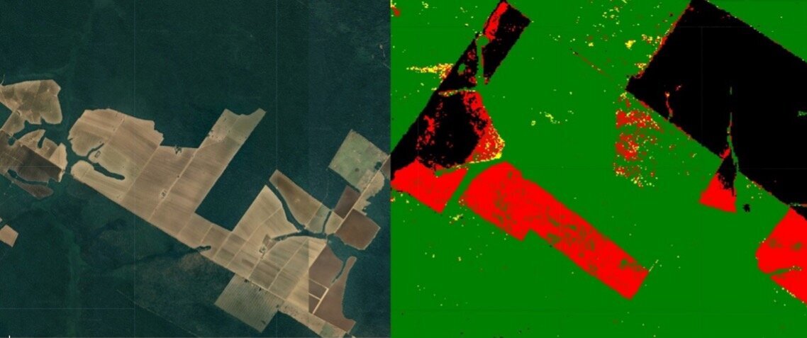 Zwei Bilder nebeneinander, das linke Bild zeigte eine Satelitenaufnahme mit Wäldern und Feldern, die rechte Seite ein in verschiedenen Farben eingefärbte Karte.