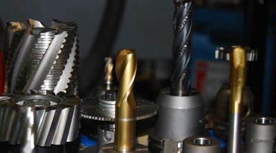 Fräsköpfe und Bohrer