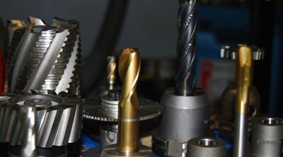 Fräsköpfe und Bohrer