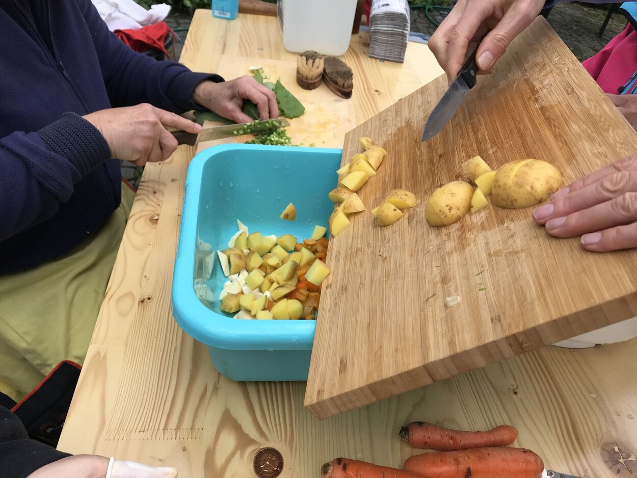 Auch in diesem Jahr heißt es in Braunschweig wieder: schrubben, schnippeln, kochen und genießen!
