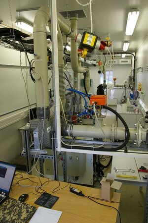 Test facilities for the cleaning of exhaust air from poultry stables 