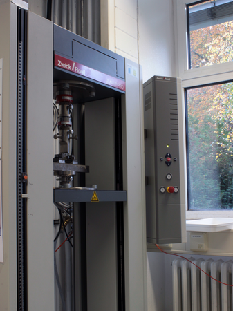 Universelle Prüfmaschine (Lastbereich bis 10 kN)