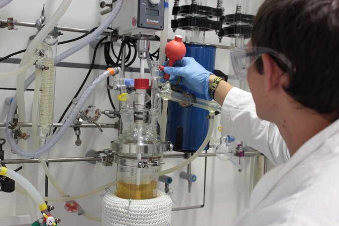 Probennahme bei der Polyestersynthese