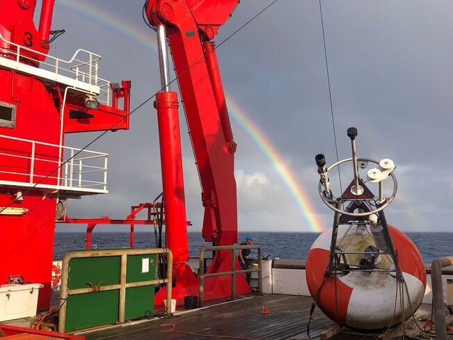 PIRATA buoy safely on deck! PIRATA buoy safely on deck!