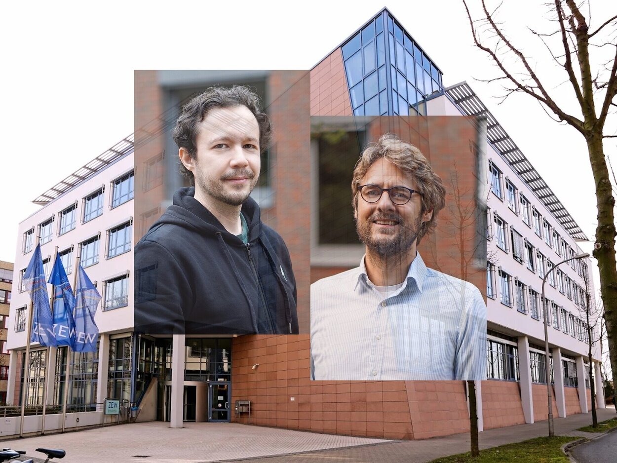 ZEW Mannheim Foto von Christian Bergholz und Petrik Runst im Vordrgrund, im Hintergrund das ZEW-Mannheim