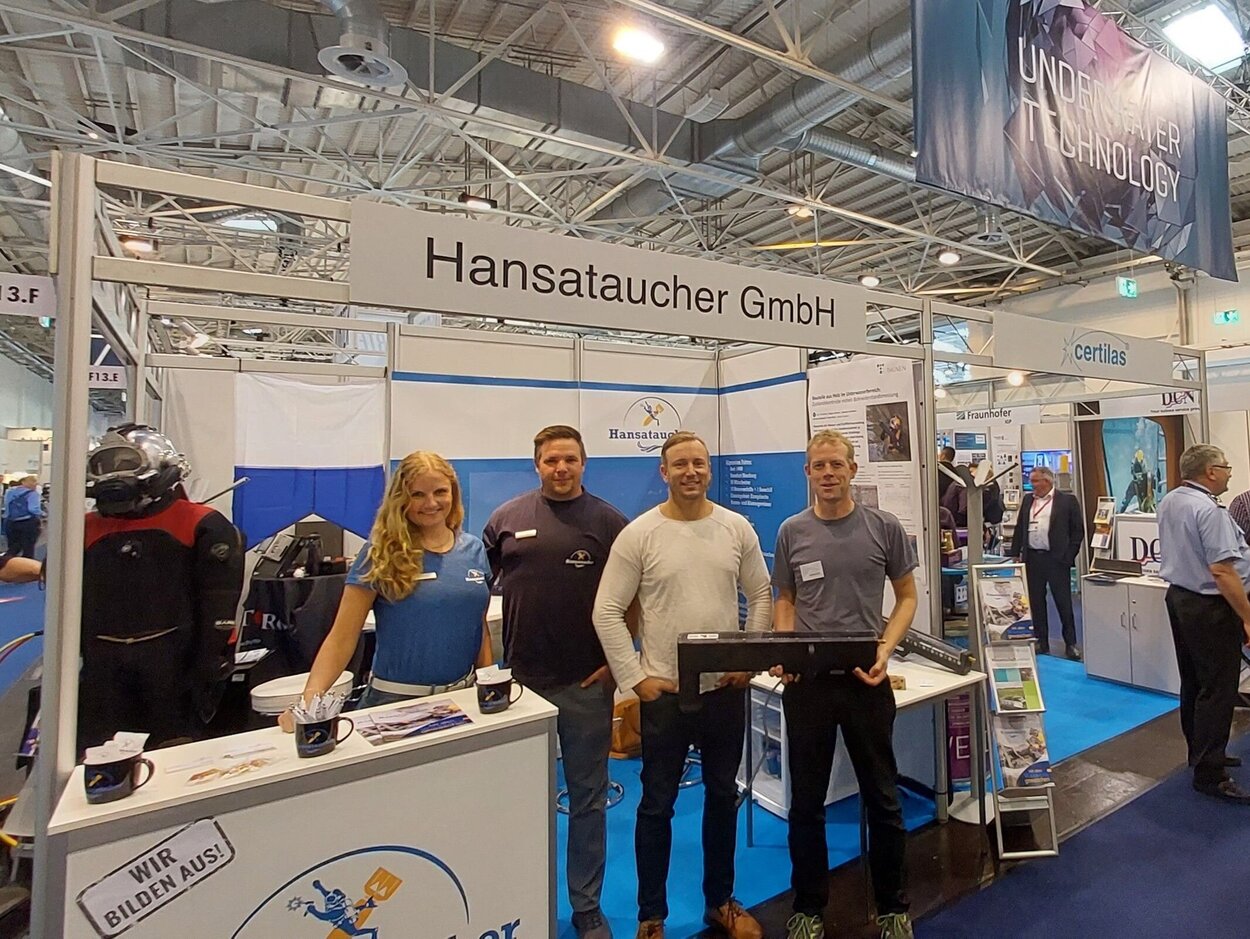 Präsentation des im Projekt BegUWa entwickelten Unterwasser-Bohrwiderstandmessgerätes auf dem Messestand von Hansataucher GmbH Präsentation des im Projekt BegUWa entwickelten Unterwasser-Bohrwiderstandmessgerätes auf dem Messestand von Hansataucher GmbH