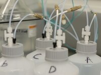 Helium gassing of eluents