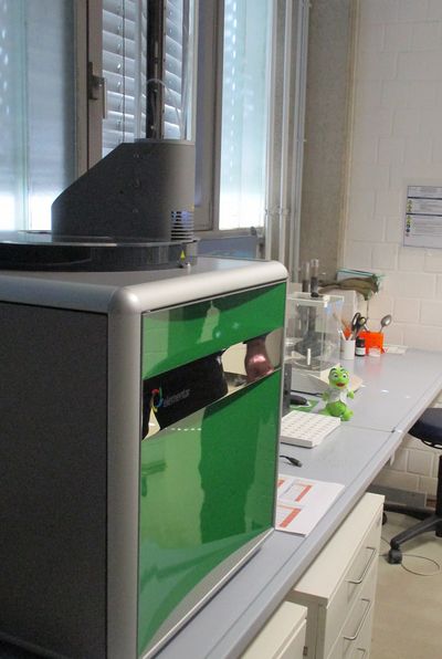 Das Foto zeigt einen Stickstoff-Elementar-Analysator der Firma elementar.