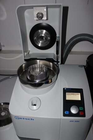 Ultra Centrifugal Mill 