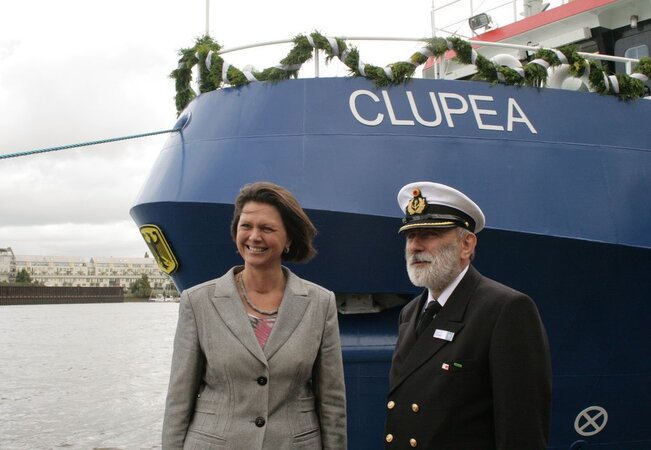 Schiffstaufe am 16. September 2011: Taufpatin Bundesministerin Ilse Aigner und Kapitän Rolf Singer