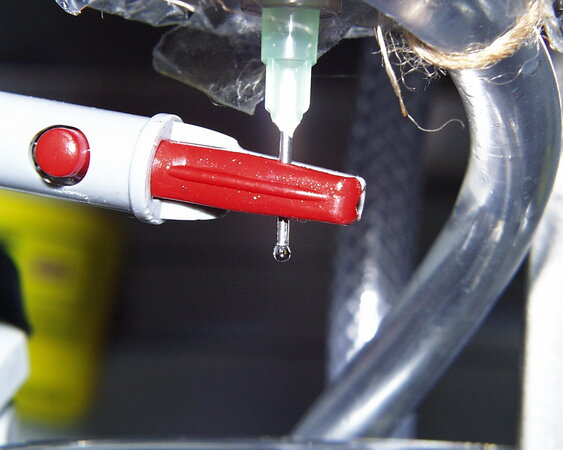 Electrostatic dripping for bead-shaped support materials (Ø > 1 mm)