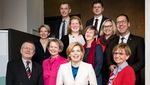 Gruppenfoto: Bundesministerin Julia Klöckner (M.) und die Mitglieder des Sachverständigenrates für Ländliche Entwicklung 