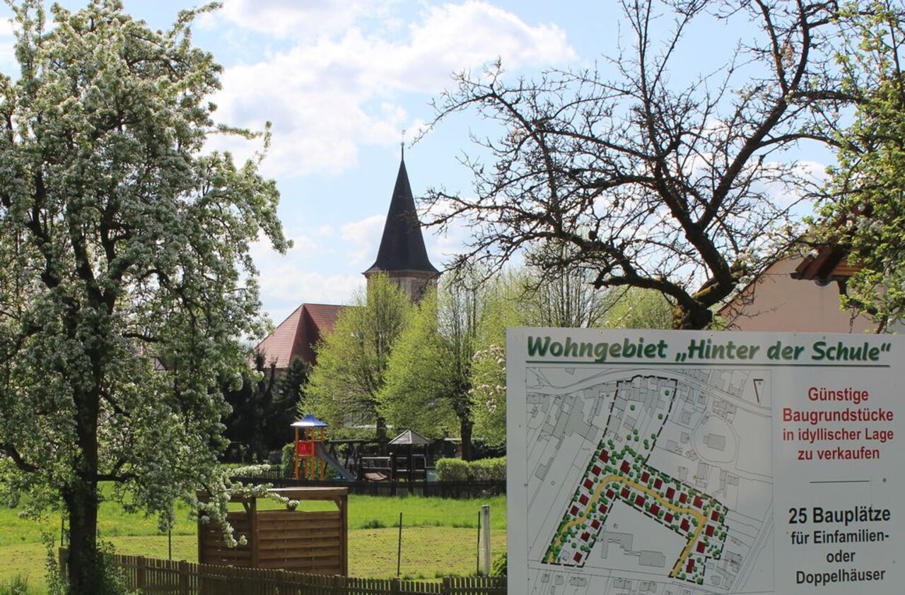 Die Möglichkeit, Wohneigentum zu schaffen, kann eine Motivation sein, in ländlichen Räumen zu bleiben.