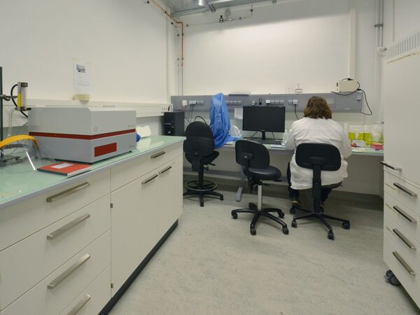 Klicken für eine Vergrösserung Mikroskope