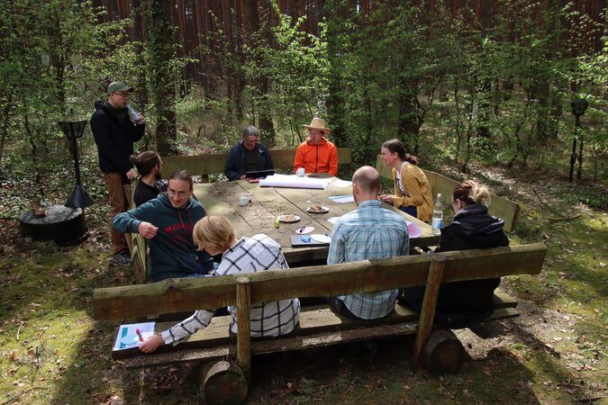 Click to zoom image Gruppenarbeit beim Arbeitsgruppentreffen in Britz