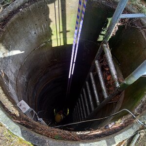 Eisntieg in einen Lysimeterschacht.