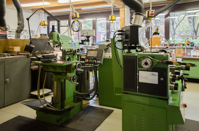 Feinmechanik-Werkstatt