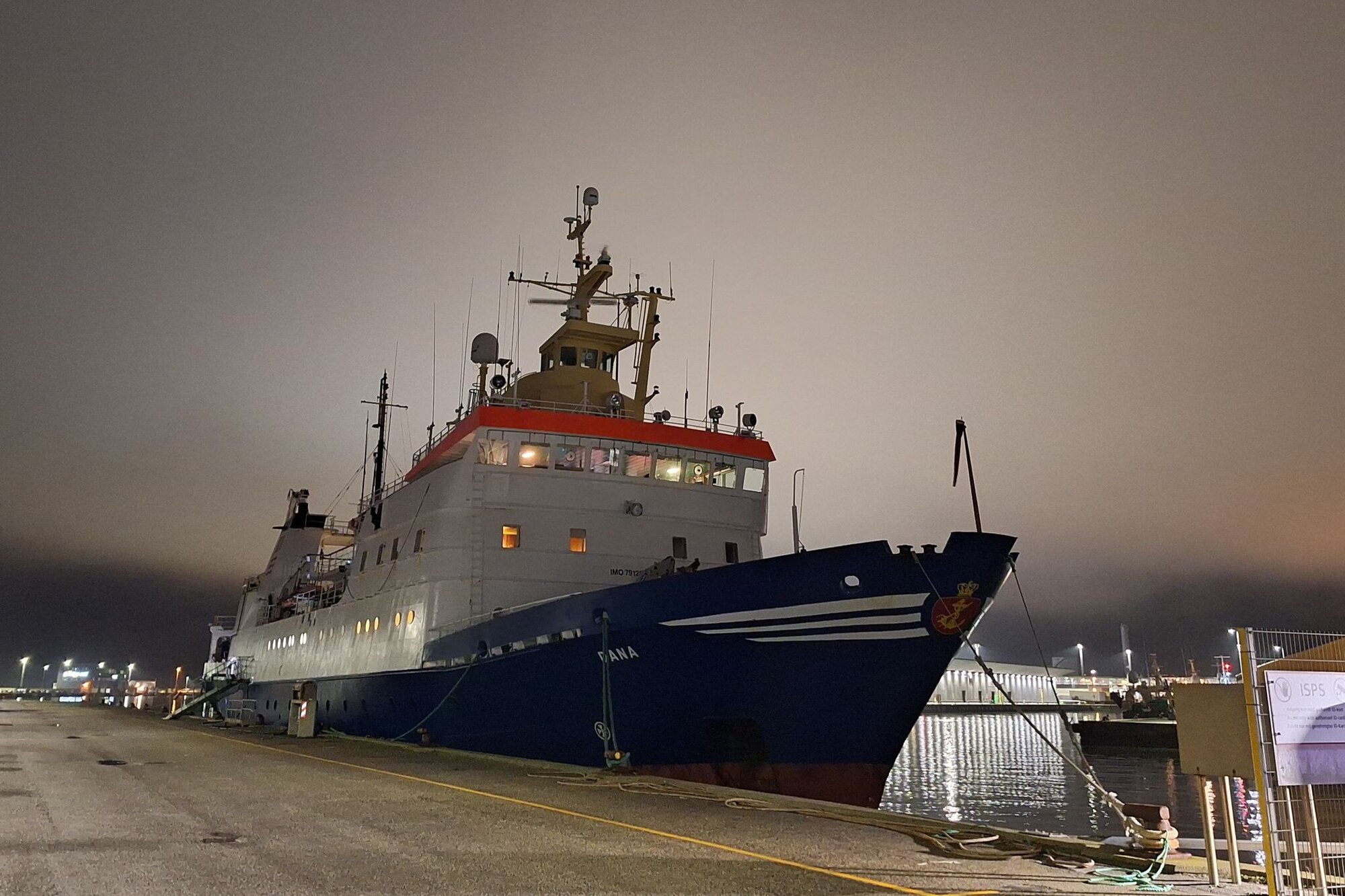 Die Dana wieder fest vertäut an ihrem Liegeplatz.