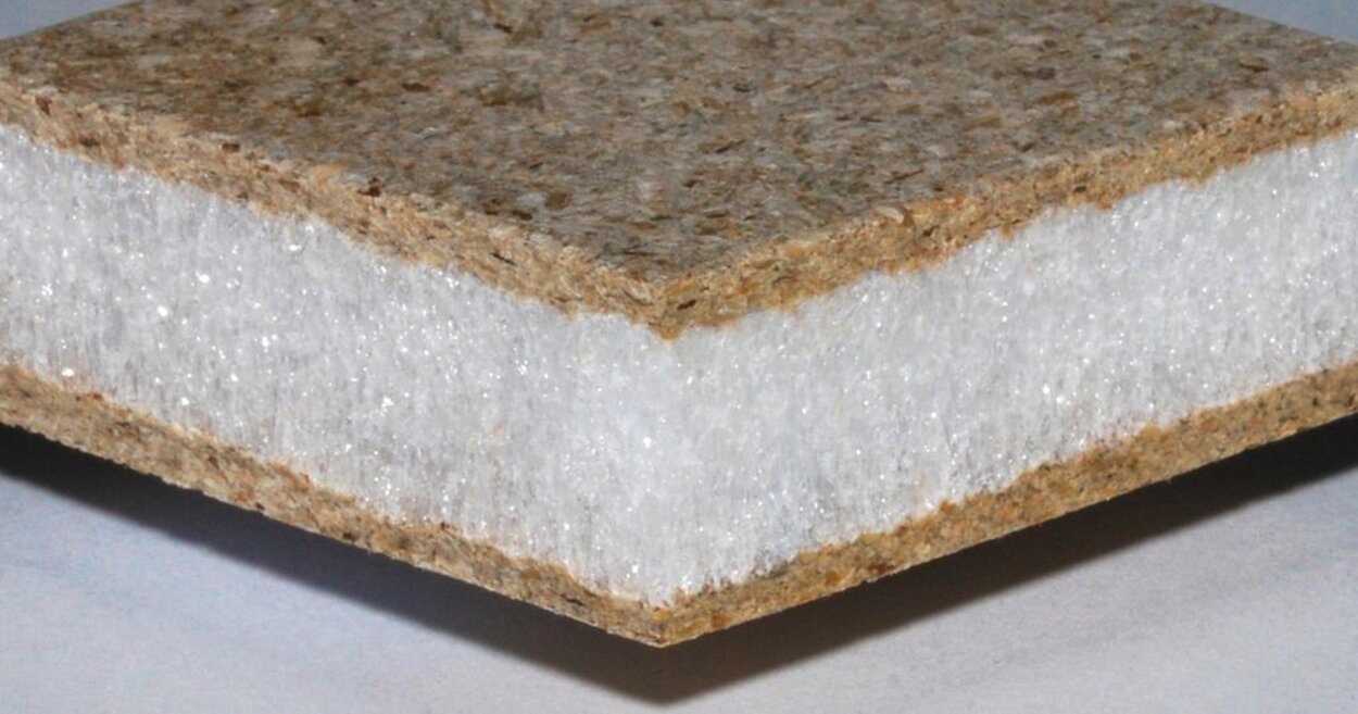 Holz-Hybridwerkstoff mit Sandwichstruktur