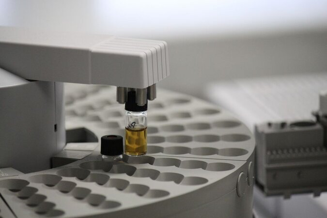 Autosampler for liquid samples