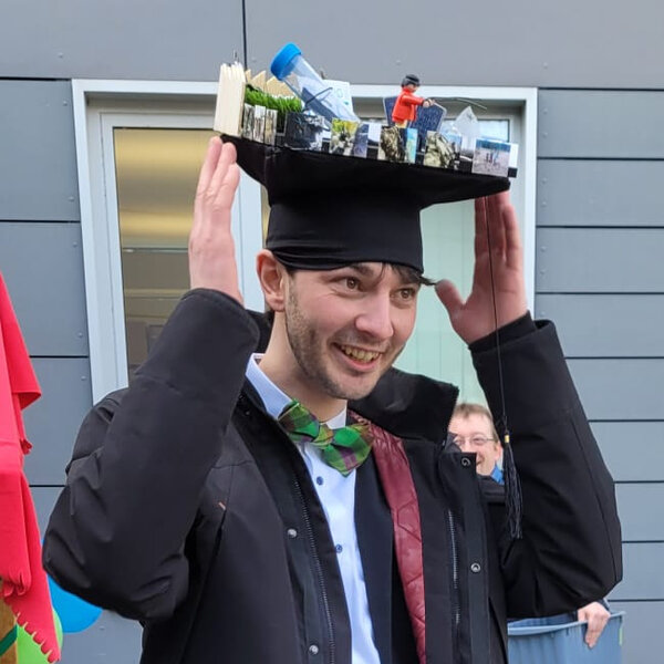 Tino Peplau mit Doktorhut