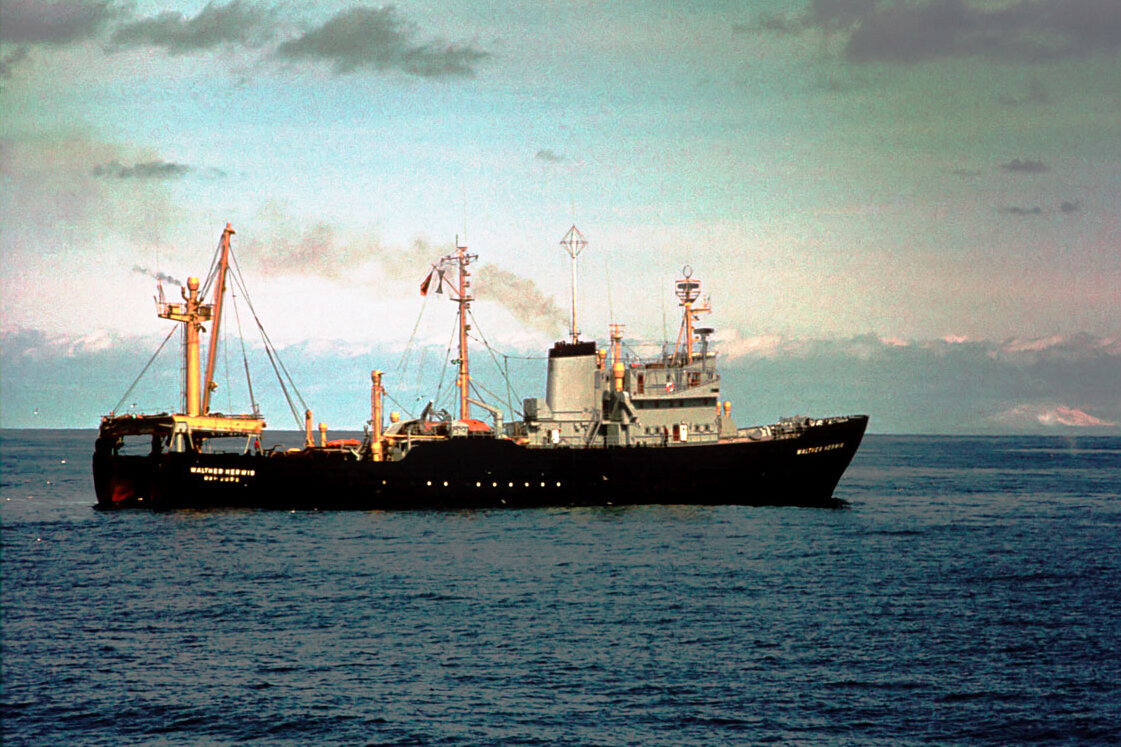 Die  "Walther Herwig" 1972 südlich von Island