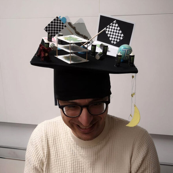 Ali Sakhaee mit Doktorhut