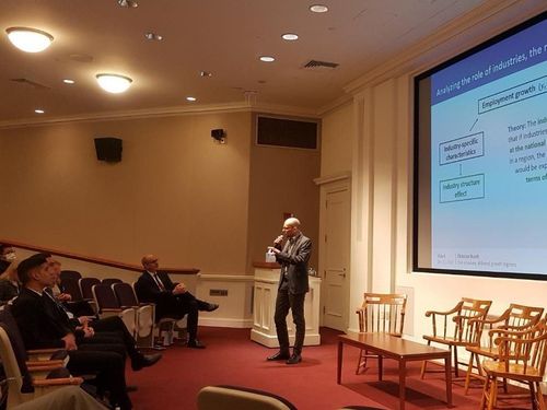 Christian Hundt bei seinem Vortrag in der Harvard Business School in Boston.