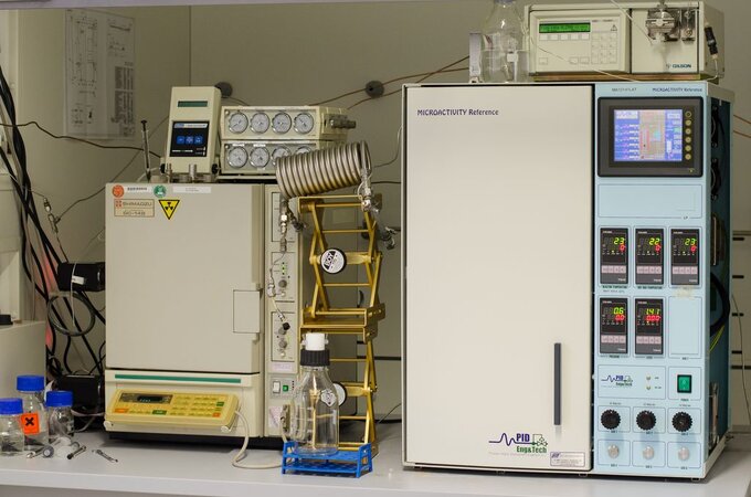 Online GC-FID/ECD/TCD at continuous-flow fixed-bed reactor 