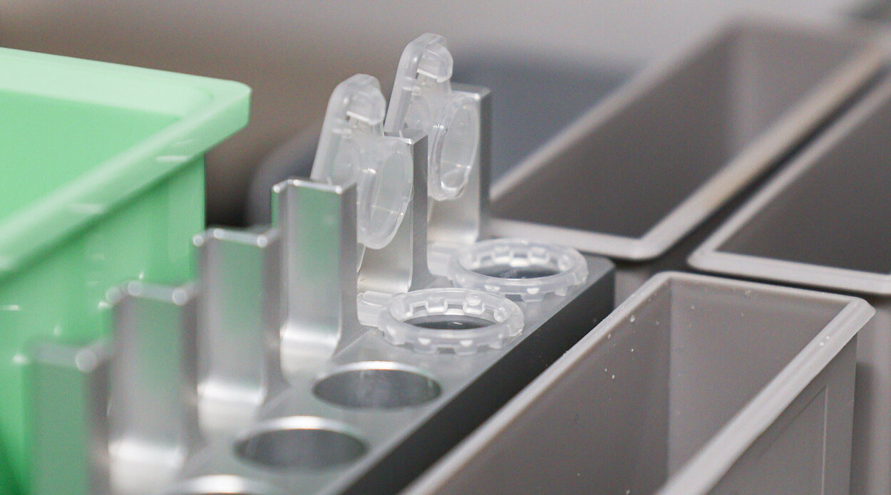 Ein Teil eines Pipettierroboters für Analysen.