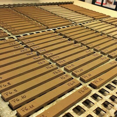 Prüfkörper aus recycelten Holz- und Kunststoffabfällen