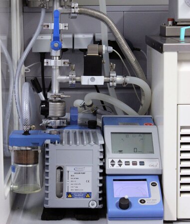 Drehschieber-Pumpe mit Vakuumcontroller