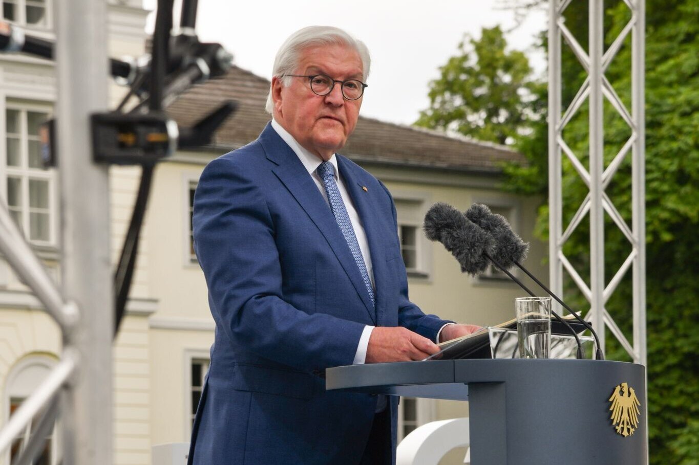 Der Bundespräsiident vor einem Rednerpult