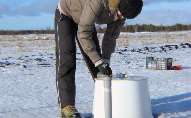 Greenhouse gas measurement under snow cover
