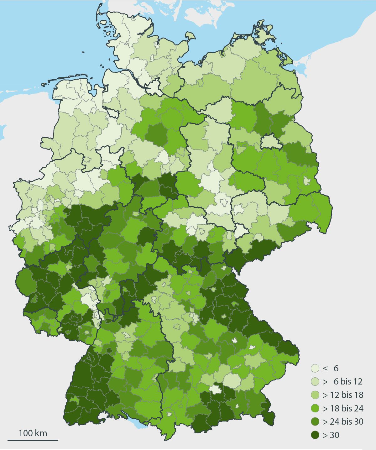Eine in verschiedenen Grüntönen eingefärbte Deutschlandkarte